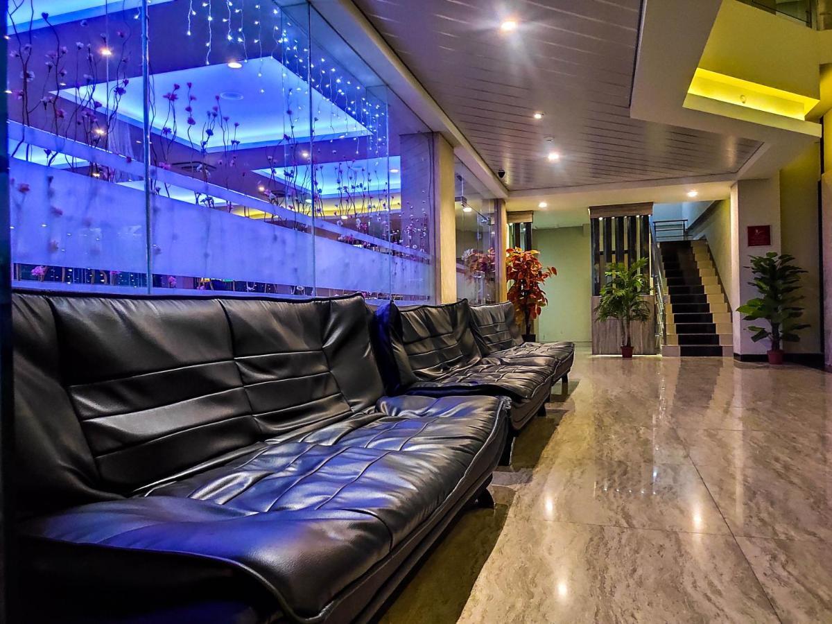 Grand Parama Hotel Tanjung Redep Exterior foto